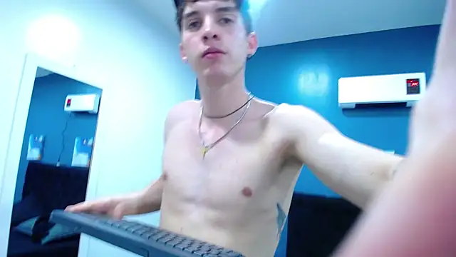 Snapshot of Jheampiiero chatting on 10/30/25, 02:07 Jheampiiero online show from 10/30/25, 02:07