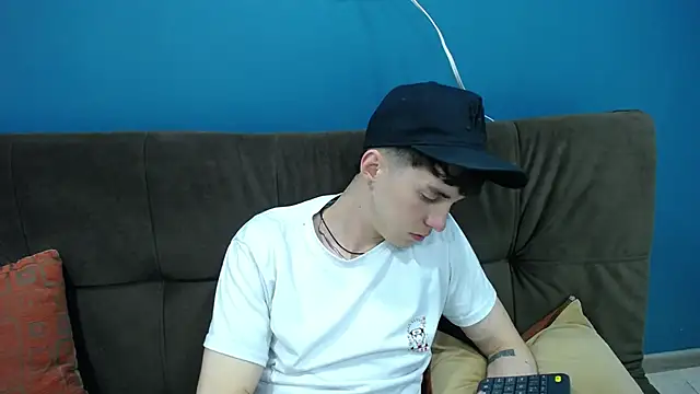 Snapshot of Jheampiiero chatting on 11/13/25, 03:33 Jheampiiero online show from 11/13/25, 03:33