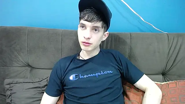 Snapshot of Jheampiiero chatting on 11/22/25, 01:43 Jheampiiero online show from 11/22/25, 01:43