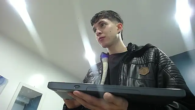 Snapshot of Jheampiiero chatting on 11/25/25, 12:38 Jheampiiero online show from 11/25/25, 12:38