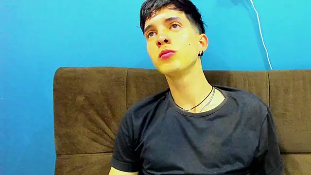 Snapshot of Jheampiiero chatting on 12/15/25, 01:48 Jheampiiero online show from 12/15/25, 01:48