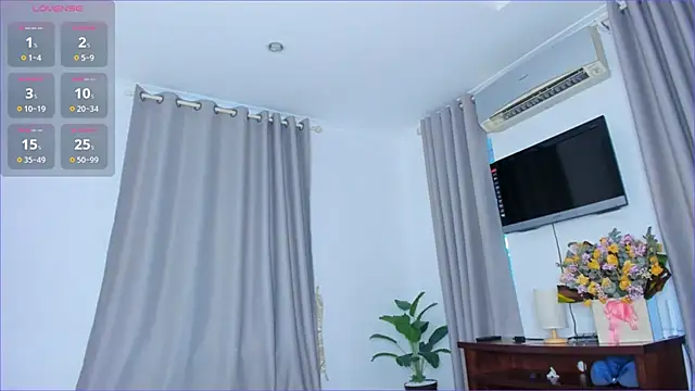 Snapshot of Amy_Loveme chatting on 11/08/25, 12:22 Amy Loveme online show from 11/08/25, 12:22