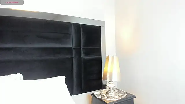 CarolineLee  online show from 03/24/26, 10:37