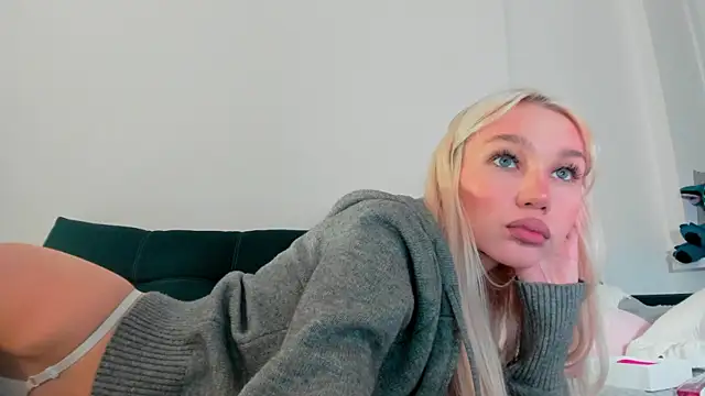 cuteleraay online show from 09/20/25, 08:21