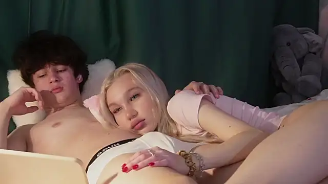 cuteleraay online show from 04/27/26, 05:55