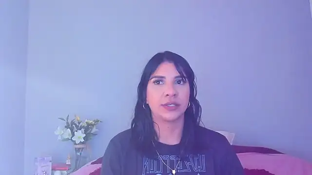 Laura-angeel online show from 12/01/25, 08:47