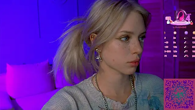 Snapshot of Nelly_Carroll chatting on 10/08/25, 06:38 Nelly Carroll online show from 10/08/25, 06:38