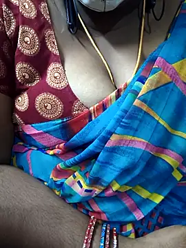 Snapshot of TAMIL_ELAKKIYA chatting on 09/23/25, 05:05 TAMIL ELAKKIYA online show from 09/23/25, 05:05