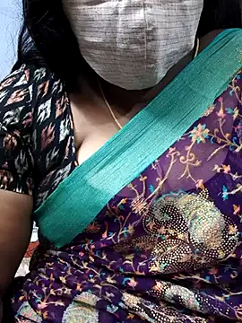 Snapshot of TAMIL_ELAKKIYA chatting on 11/14/25, 08:13 TAMIL ELAKKIYA online show from 11/14/25, 08:13