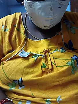 Snapshot of TAMIL_ELAKKIYA chatting on 11/19/25, 09:42 TAMIL ELAKKIYA online show from 11/19/25, 09:42