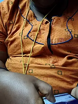 Snapshot of TAMIL_ELAKKIYA chatting on 12/19/25, 08:38 TAMIL ELAKKIYA online show from 12/19/25, 08:38