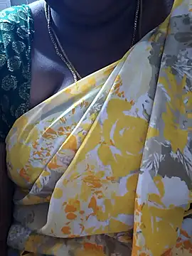 Snapshot of TAMIL_ELAKKIYA chatting on 02/01/26, 09:52 TAMIL ELAKKIYA online show from 02/01/26, 09:52