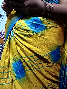 Snapshot of TAMIL_ELAKKIYA chatting on 02/28/26, 06:31 TAMIL ELAKKIYA online show from 02/28/26, 06:31