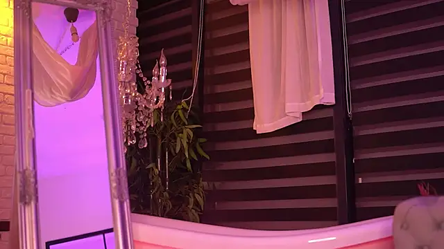 BellaNoirre online show from 12/21/25, 06:26