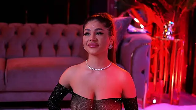 BellaNoirre online show from 02/15/26, 06:59