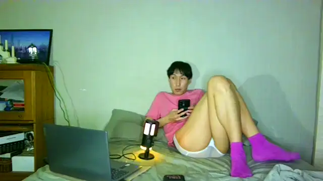 Soft and quiet online show from 12/21/25, 05:09