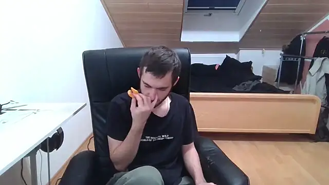 Bez3ybik online show from 10/28/25, 12:14