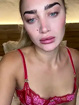 Snapshot of auriangel chatting on 09/19/25, 01:40 auriangel online show from 09/19/25, 01:40