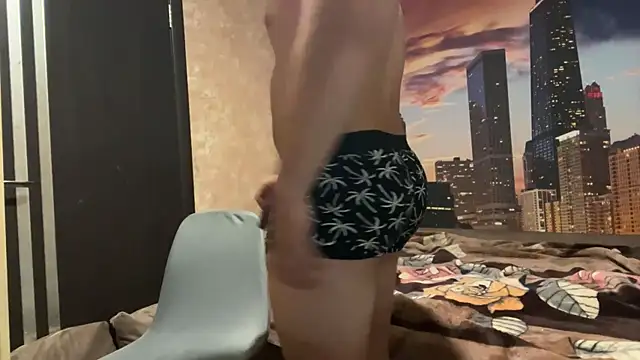 Snapshot of MusclePhantom chatting on 09/14/25, 08:19 MusclePhantom online show from 09/14/25, 08:19