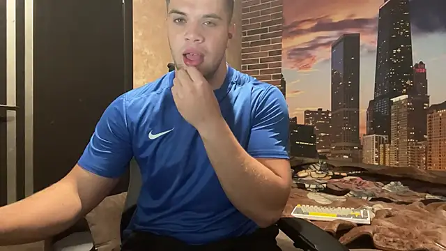 Snapshot of MusclePhantom chatting on 09/24/25, 07:50 MusclePhantom online show from 09/24/25, 07:50