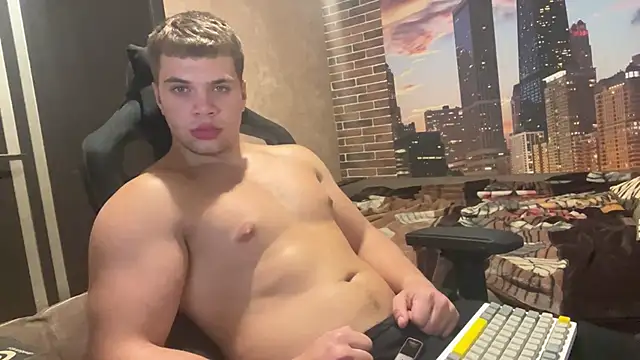 Snapshot of MusclePhantom chatting on 10/07/25, 08:28 MusclePhantom online show from 10/07/25, 08:28