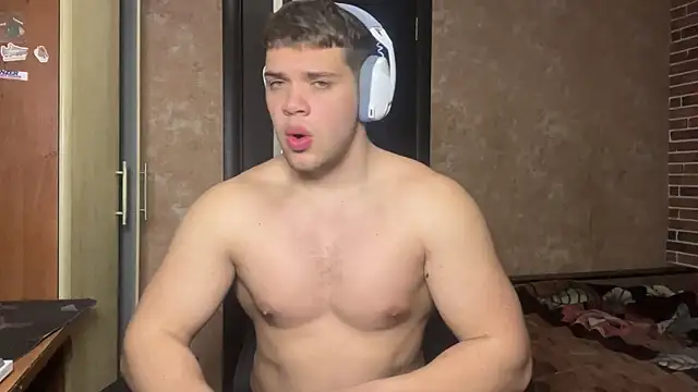 Snapshot of MusclePhantom chatting on 05/05/26, 08:06 MusclePhantom online show from 05/05/26, 08:06