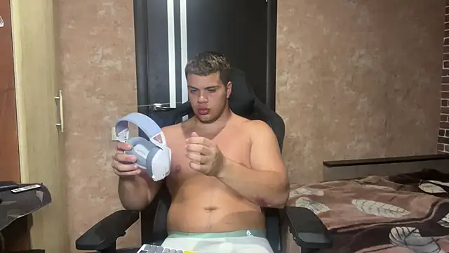 Snapshot of MusclePhantom chatting on 05/28/26, 07:55 MusclePhantom online show from 05/28/26, 07:55
