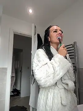 BELLABLACKXUK online show from 11/11/25, 11:10