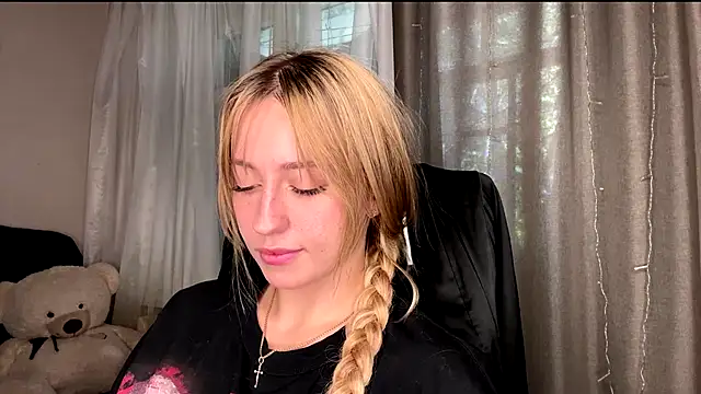 Snapshot of Jetta_Corsacami chatting on 09/21/25, 11:34 Jetta Corsacami online show from 09/21/25, 11:34
