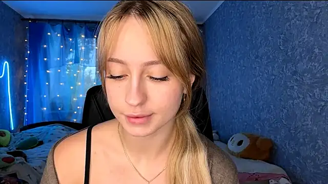 Snapshot of Jetta_Corsacami chatting on 10/13/25, 12:05 Jetta Corsacami online show from 10/13/25, 12:05