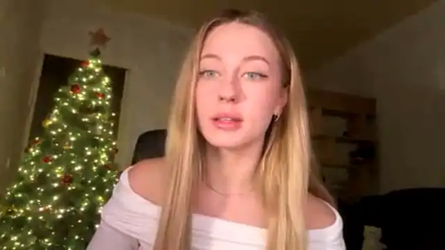 Snapshot of Jetta_Corsacami chatting on 12/17/25, 12:33 Jetta Corsacami online show from 12/17/25, 12:33