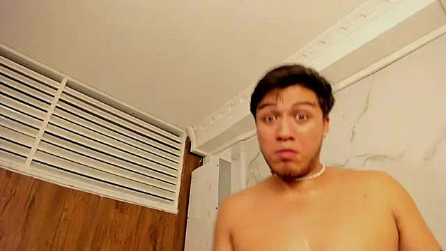 Snapshot of juanmechanic_ chatting on 11/15/25, 10:56 juanmechanic online show from 11/15/25, 10:56