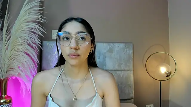 IvyJhons online show from 12/17/25, 12:00