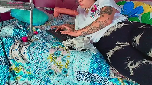 Snapshot of Lali_HOtt chatting on 09/29/25, 07:30 Lali HOtt online show from 09/29/25, 07:30