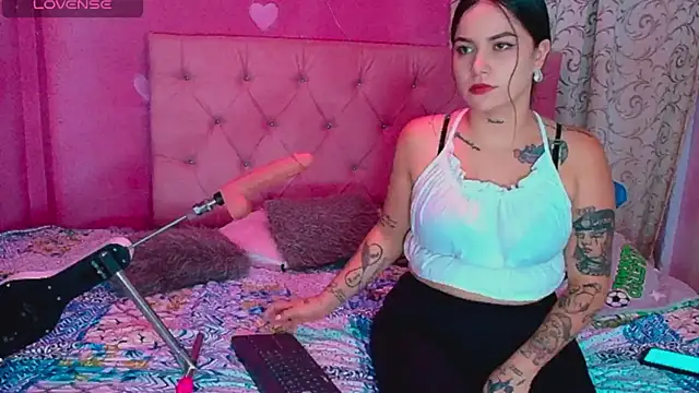 Snapshot of Lali_HOtt chatting on 10/10/25, 06:40 Lali HOtt online show from 10/10/25, 06:40