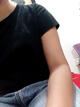 blueeyegirl22 online show from 03/06/26, 08:44