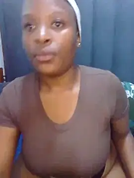 Snapshot of MrsMxx25 chatting on 10/10/25, 02:21 MrsMxx25 online show from 10/10/25, 02:21