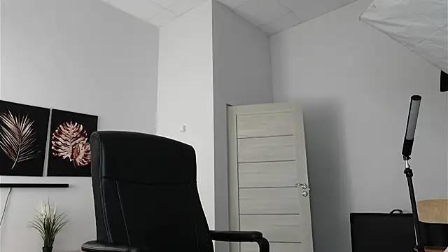 Snapshot of Richard_Dullas chatting on 10/02/25, 12:12 Richard Dullas online show from 10/02/25, 12:12