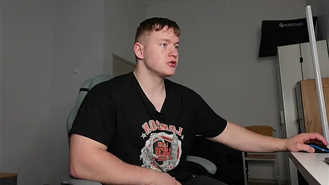 Snapshot of Richard_Dullas chatting on 10/16/25, 06:03 Richard Dullas online show from 10/16/25, 06:03