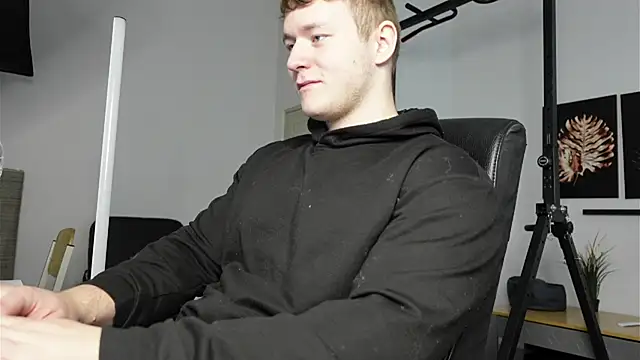 Snapshot of Richard_Dullas chatting on 11/11/25, 11:21 Richard Dullas online show from 11/11/25, 11:21