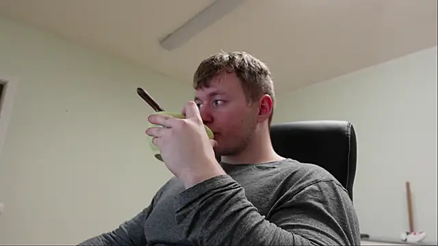 Snapshot of Richard_Dullas chatting on 11/13/25, 06:07 Richard Dullas online show from 11/13/25, 06:07