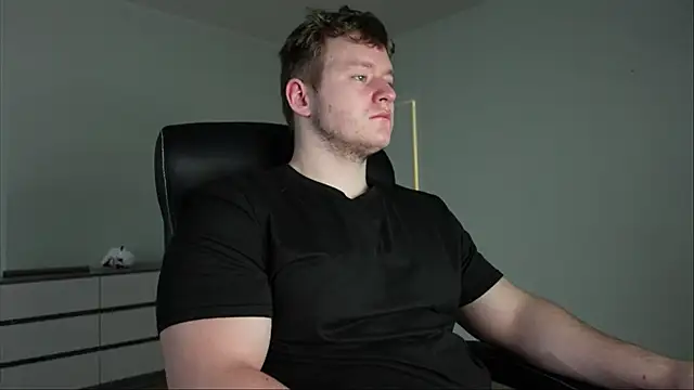 Snapshot of Richard_Dullas chatting on 11/22/25, 06:45 Richard Dullas online show from 11/22/25, 06:45