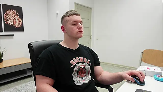 Snapshot of Richard_Dullas chatting on 11/25/25, 07:25 Richard Dullas online show from 11/25/25, 07:25