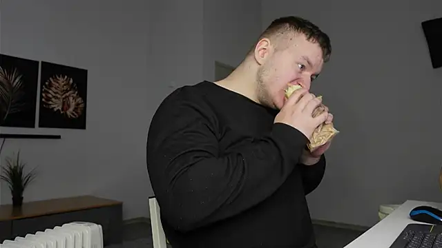 Snapshot of Richard_Dullas chatting on 12/02/25, 01:17 Richard Dullas online show from 12/02/25, 01:17