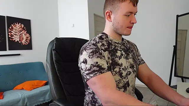 Richard Dullas online show from 04/23/26, 01:13