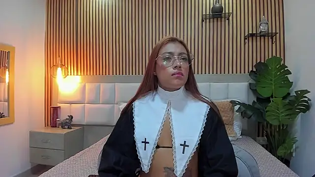 KattyBonnie online show from 10/31/25, 07:48