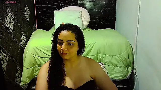  naughty milf online show from 04/16/26, 09:39