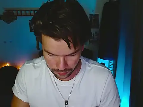 Snapshot of cortelioni_massimo_ chatting on 09/25/25, 10:57 cortelioni massimo online show from 09/25/25, 10:57