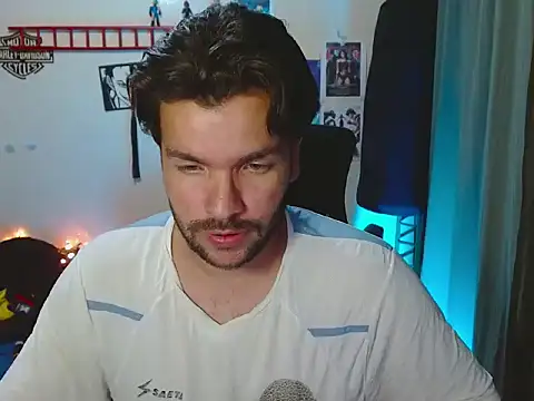 Snapshot of cortelioni_massimo_ chatting on 10/02/25, 01:01 cortelioni massimo online show from 10/02/25, 01:01