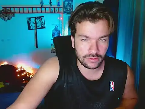 Snapshot of cortelioni_massimo_ chatting on 10/04/25, 01:03 cortelioni massimo online show from 10/04/25, 01:03